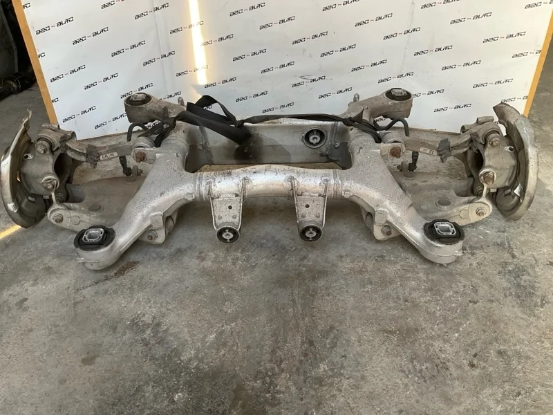 Подрамник Bmw 5 2011 33316799103 F10 2.5, задний