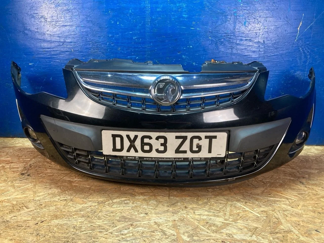 Бампер Opel Corsa D 2010-2015 13285996, передний