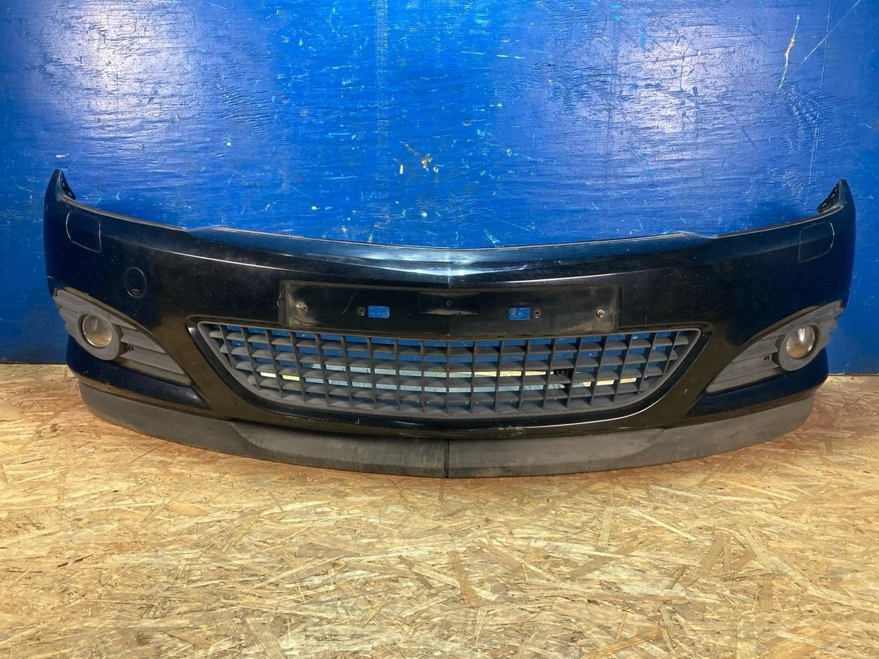Бампер Opel Astra H Gtc 2004-2014 13110295, передний