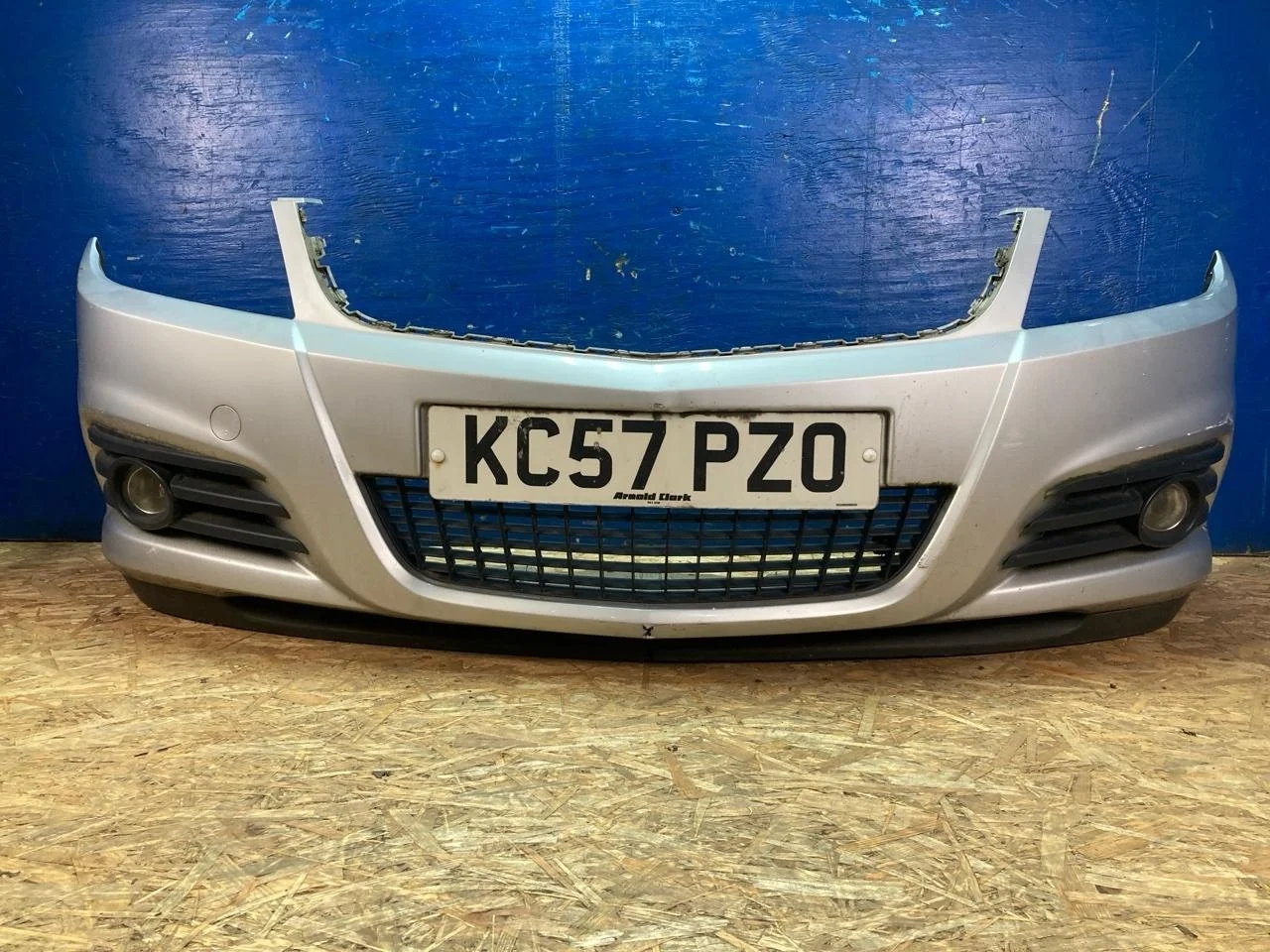 Бампер Opel Vectra C 2005-2008 13182889, передний