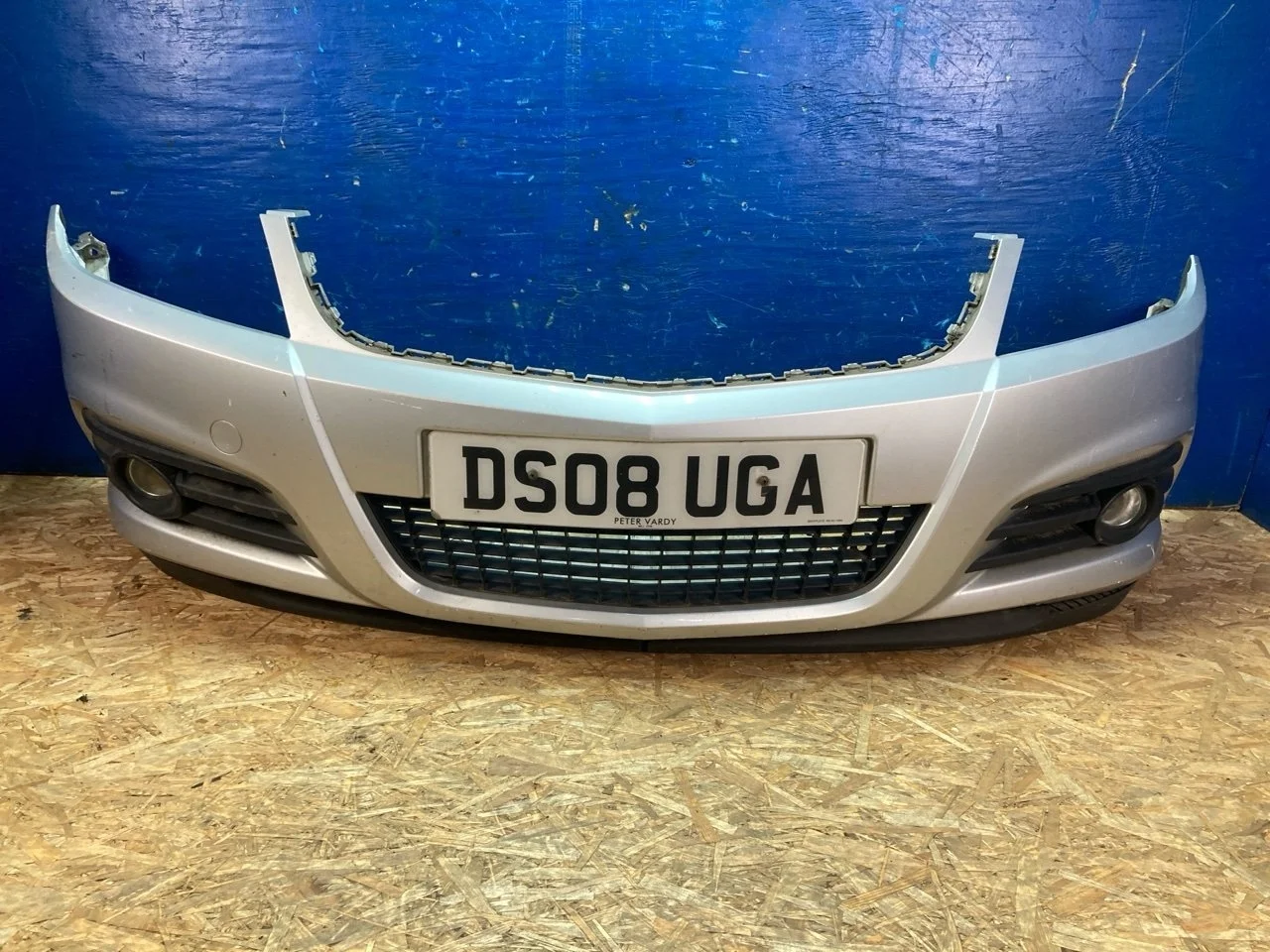 Бампер Opel Vectra C 2005-2008 13182889, передний
