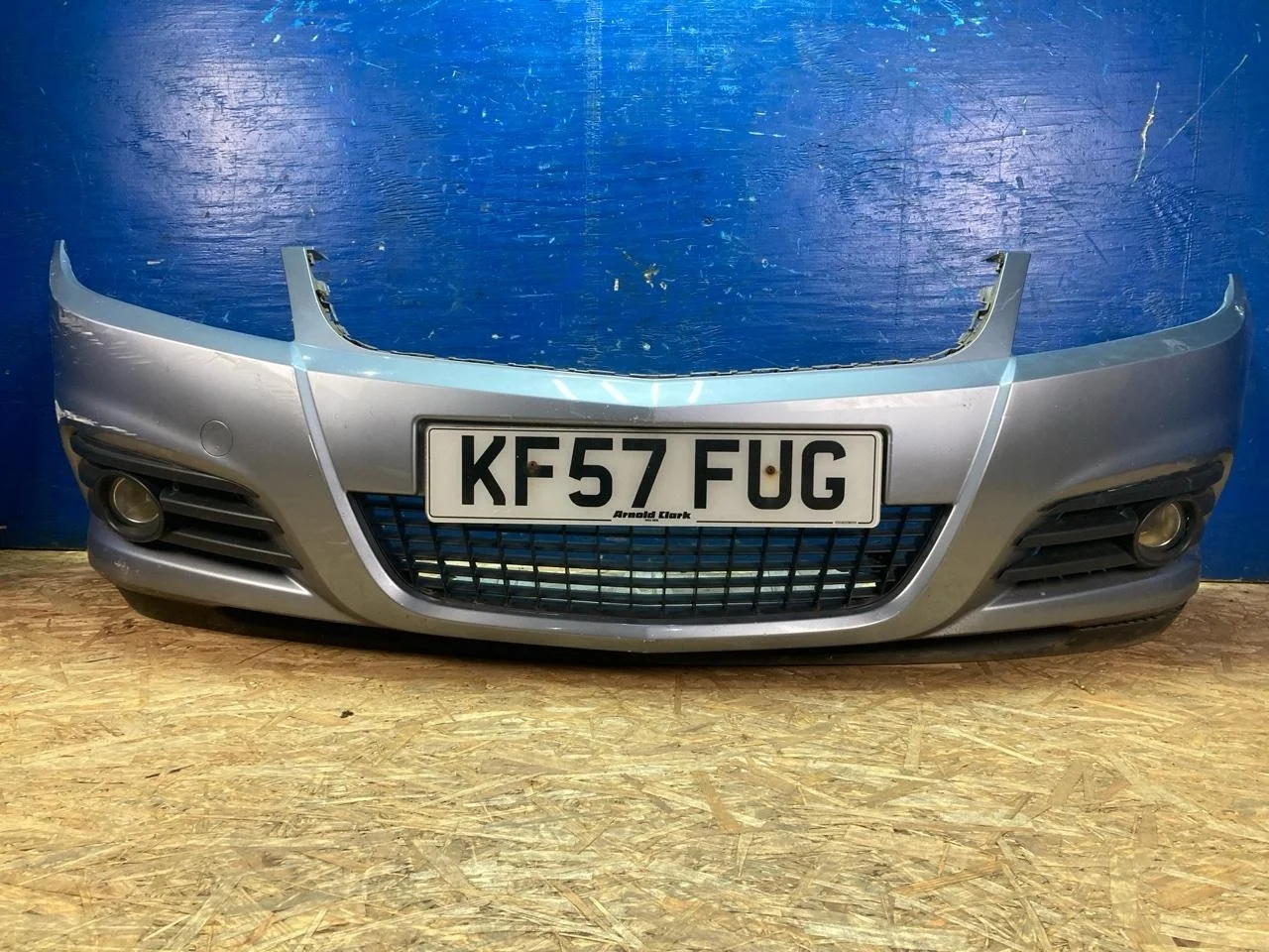 Бампер Opel Vectra C 2005-2008 13182889, передний