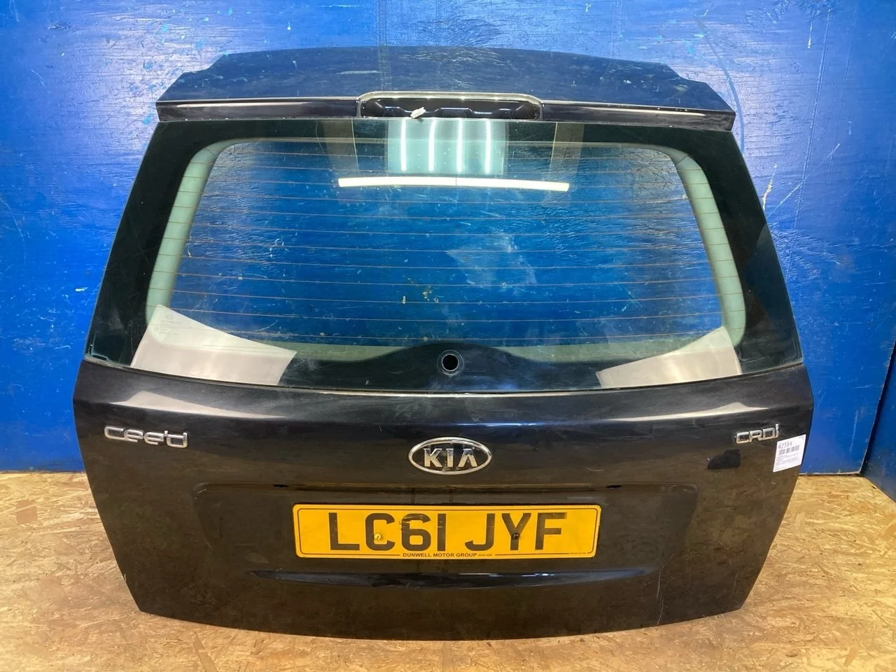Крышка багажника Kia Ceed 1 Ed 2007-2012 737001H500 УНИВЕРСАЛ