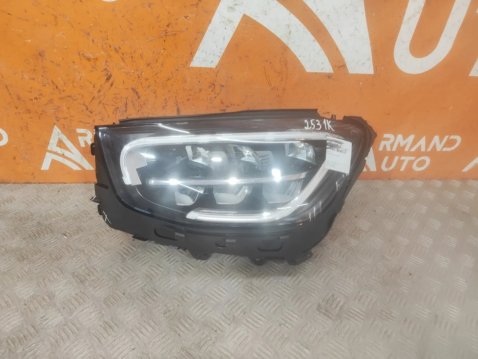 Фара Mercedes GLC-Class 2019-нв X253