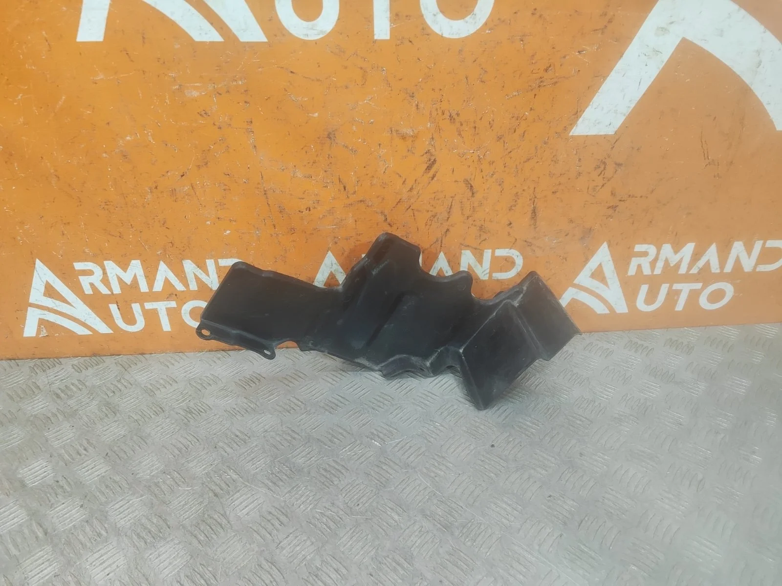 Пыльник бампера Mitsubishi Pajero Sport 2015-2021 3