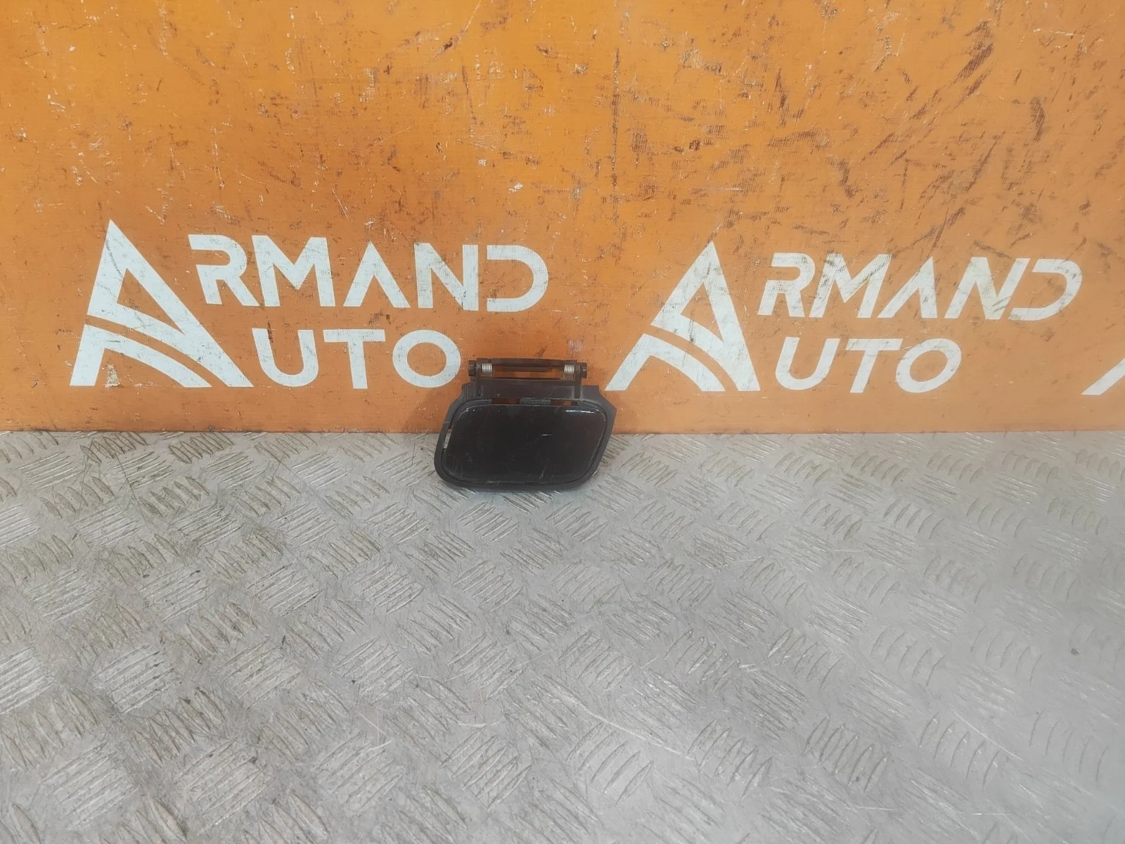 Кронштейн крышки фароомывателя Audi A4 2011-2015 B8