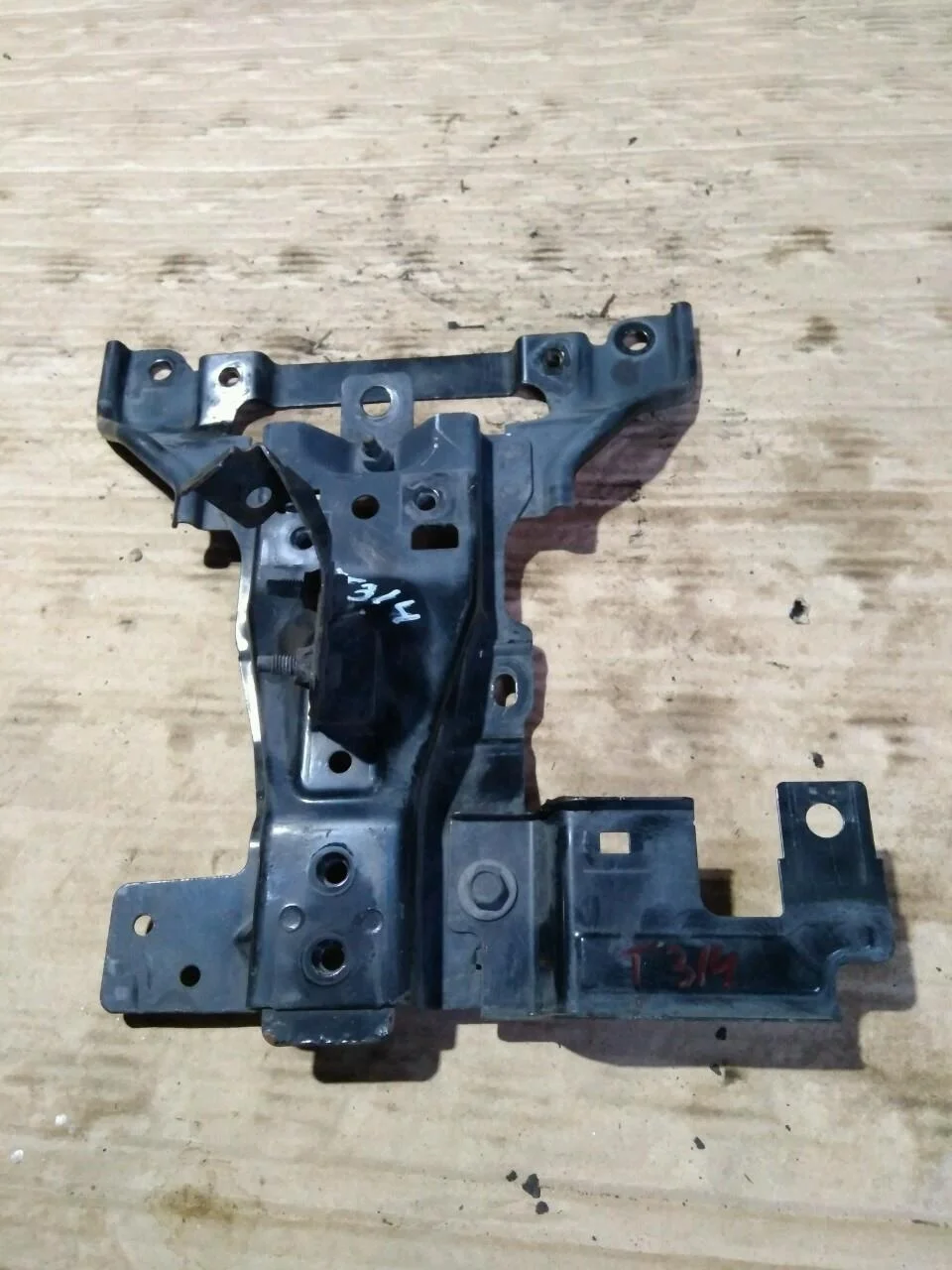 Б.у. стойка телевизора NISSAN X-TRAIL T31 NISSAN X-TRAIL T31