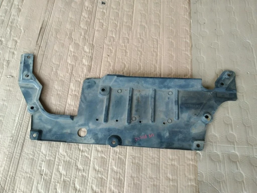 Б.у. защита двигателя пластиковая MITSUBISHI LANCER CY4A MITSUBISHI LANCER CY4A