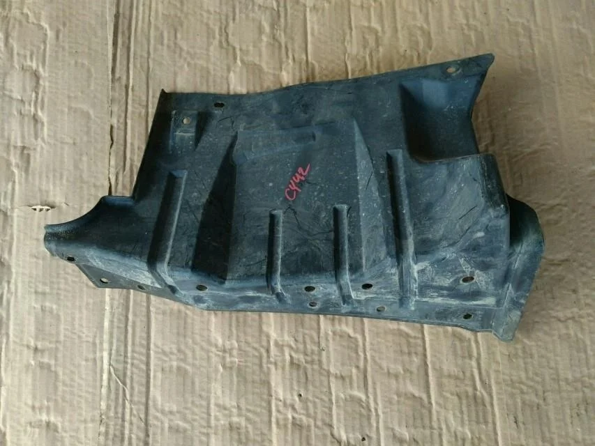 Б.у. пыльник двигателя MITSUBISHI LANCER CY4A MITSUBISHI LANCER CY4A