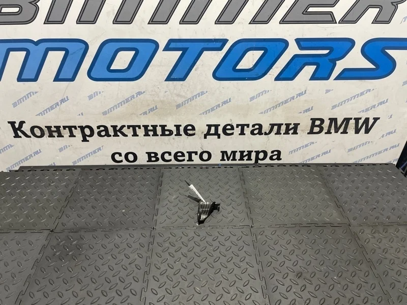 Кронштейн фары Bmw 3 51647285598 F30, правый