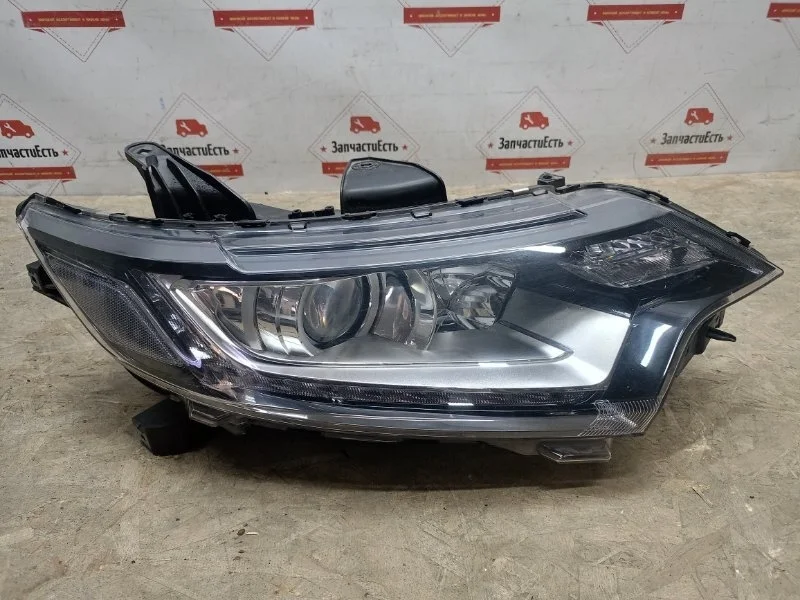 Фара правая Mitsubishi Outlander 3 2015-2023 8301C854 GF