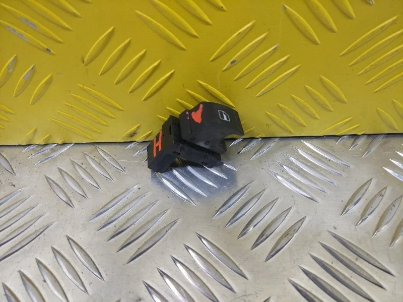 Кнопка стеклоподъемника переднего правого Volkswagen Tiguan (2007-2011) 2010 7L6959855C 2.0 D