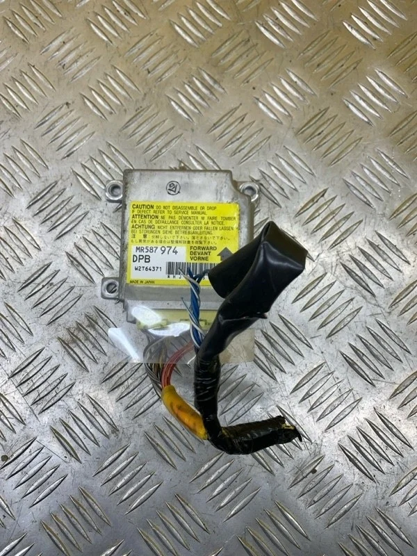 Блок AirBag Mitsubishi L200 (2006-2015) 2006 MR587974 ПИКАП 2.5 D 4D56