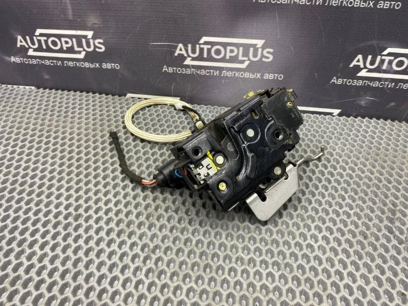 Замок двери Audi A6 4B1837016G СЕДАН C5 2.4 APS, передний правый