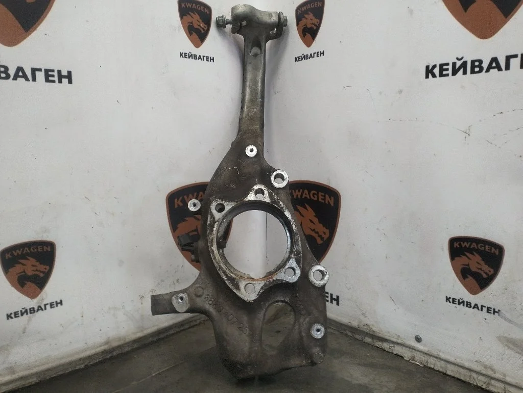 Кулак поворотный Audi A4 2009 B8