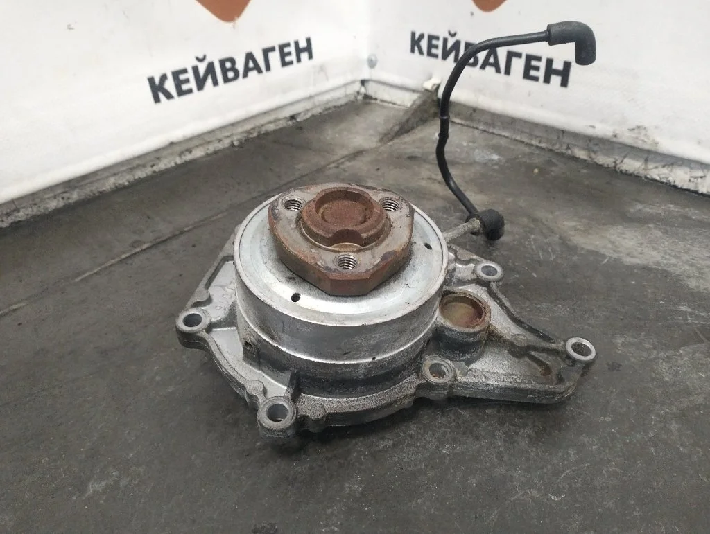 Помпа Audi A8 2011 D4