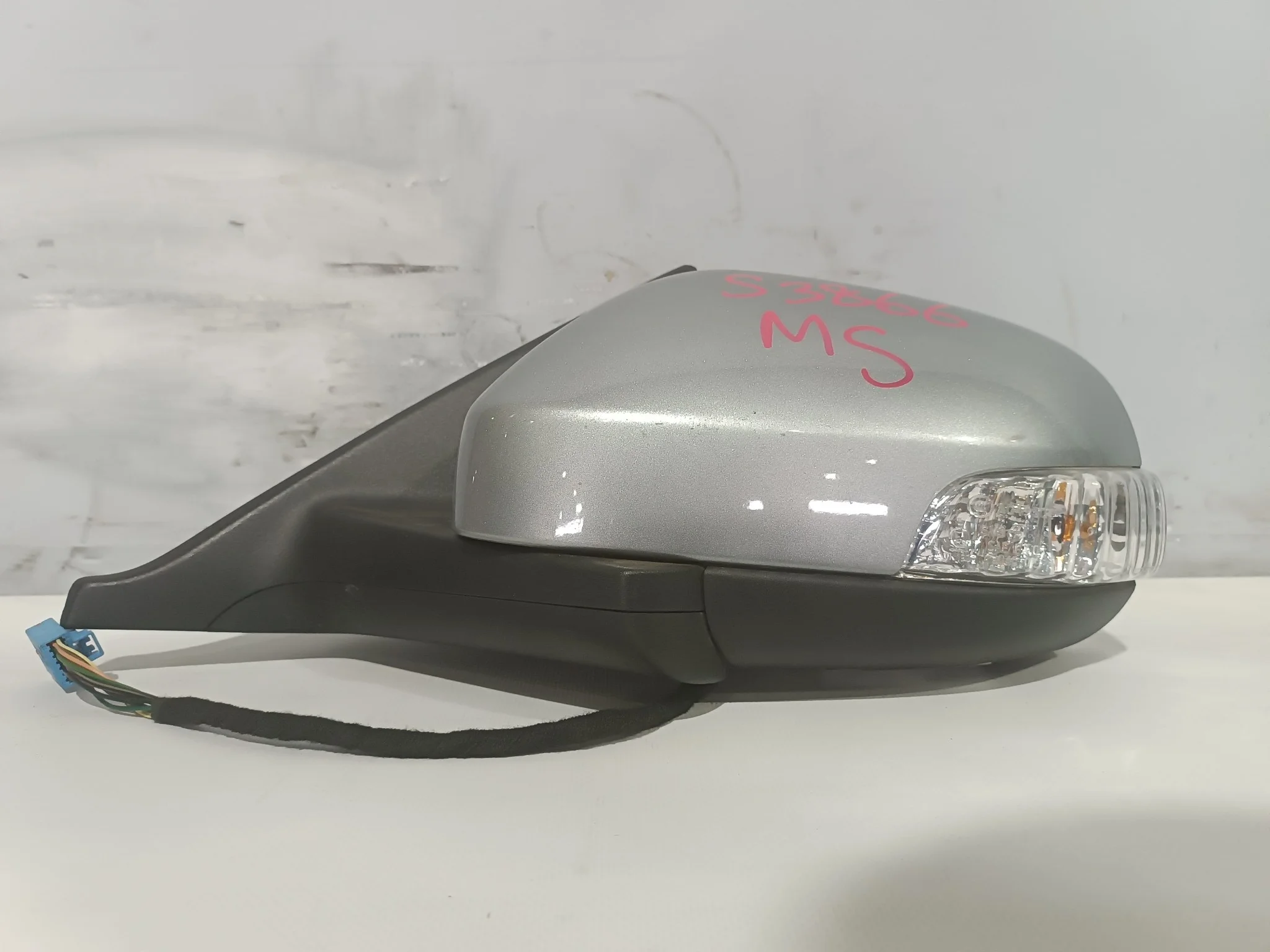 ЗЕРКАЛО VOLVO S40 V50 MS MW 10 КОНТАКТОВ С ПОВТОРИТЕЛЕМ ЛЕВОЕ 2 МОДЕЛЬ 30744587 серебро, 477 S3866