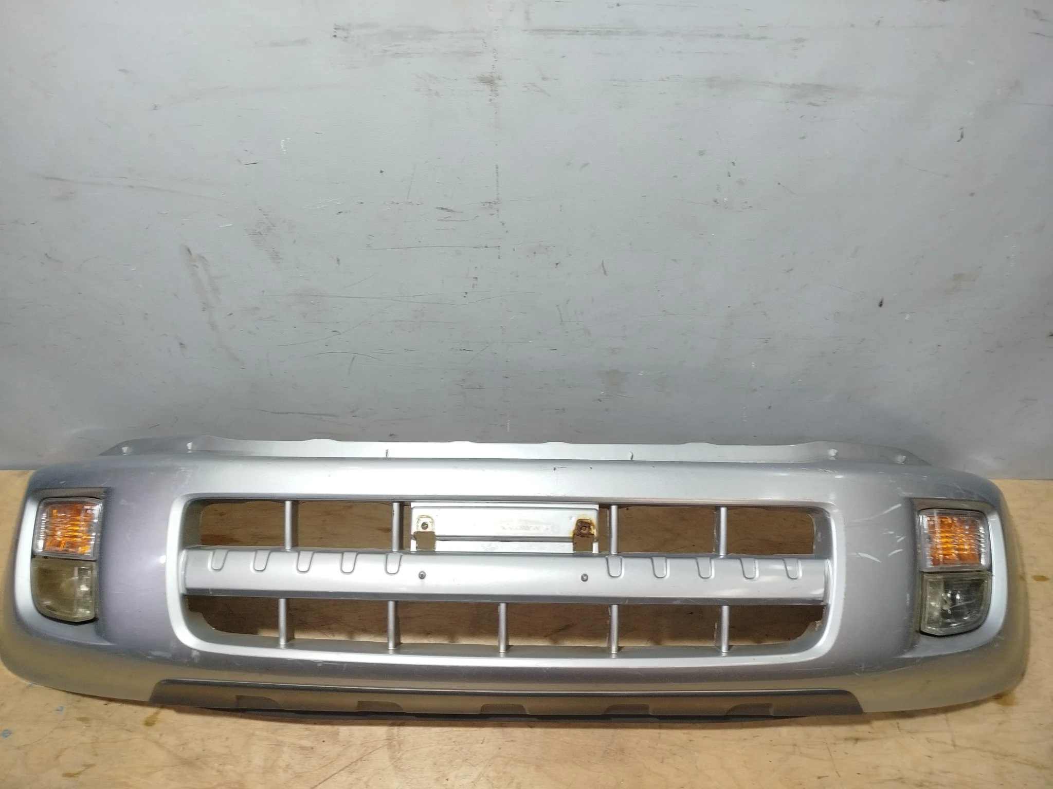 БАМПЕР TOYOTA RAV4 ACA20 ACA20W ACA21 ACA21W CLA20 CLA21 ZCA25 ZCA25W ZCA26 ZCA26W 5211942903 ДЕФЕНДЕР 1 МОДЕЛЬ ПЕРЕДНИЙ серебро, 1D4 XE314