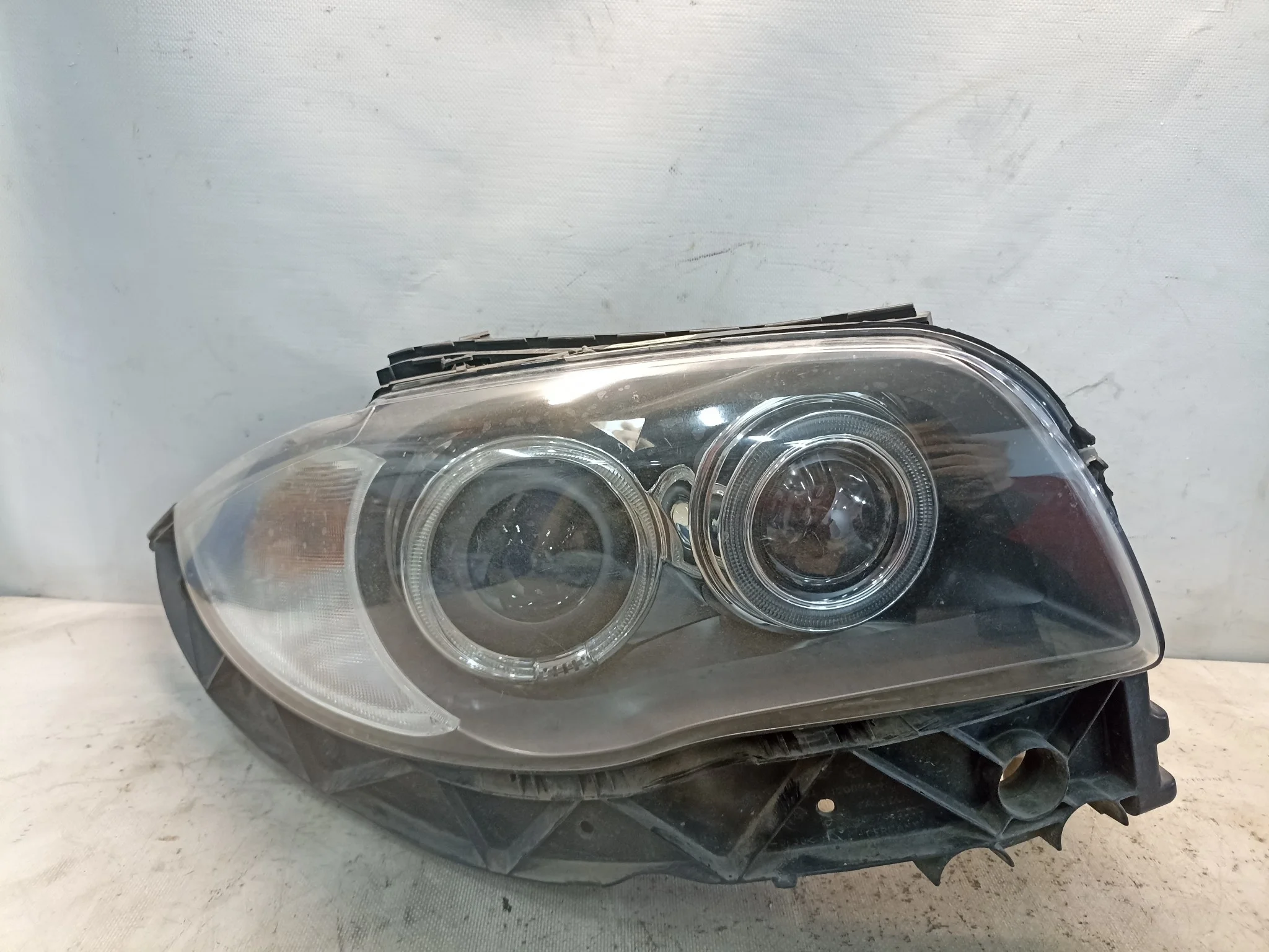 ФАРА BMW 1-SERIES E81 E82 E87 E88 63117170294 XENON ЛИНЗА BLACK ПРАВАЯ 63117181292 XA6531