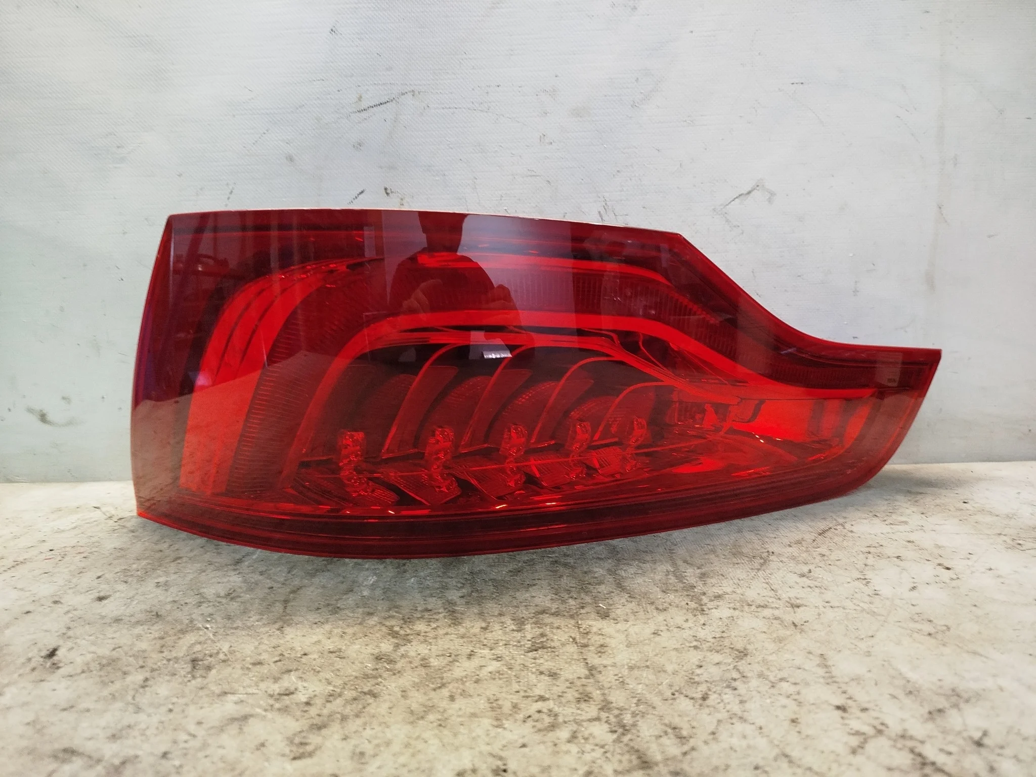 ФОНАРЬ AUDI Q7 4LB 2 МОДЕЛЬ ПРАВЫЙ 4L0945094F XE280
