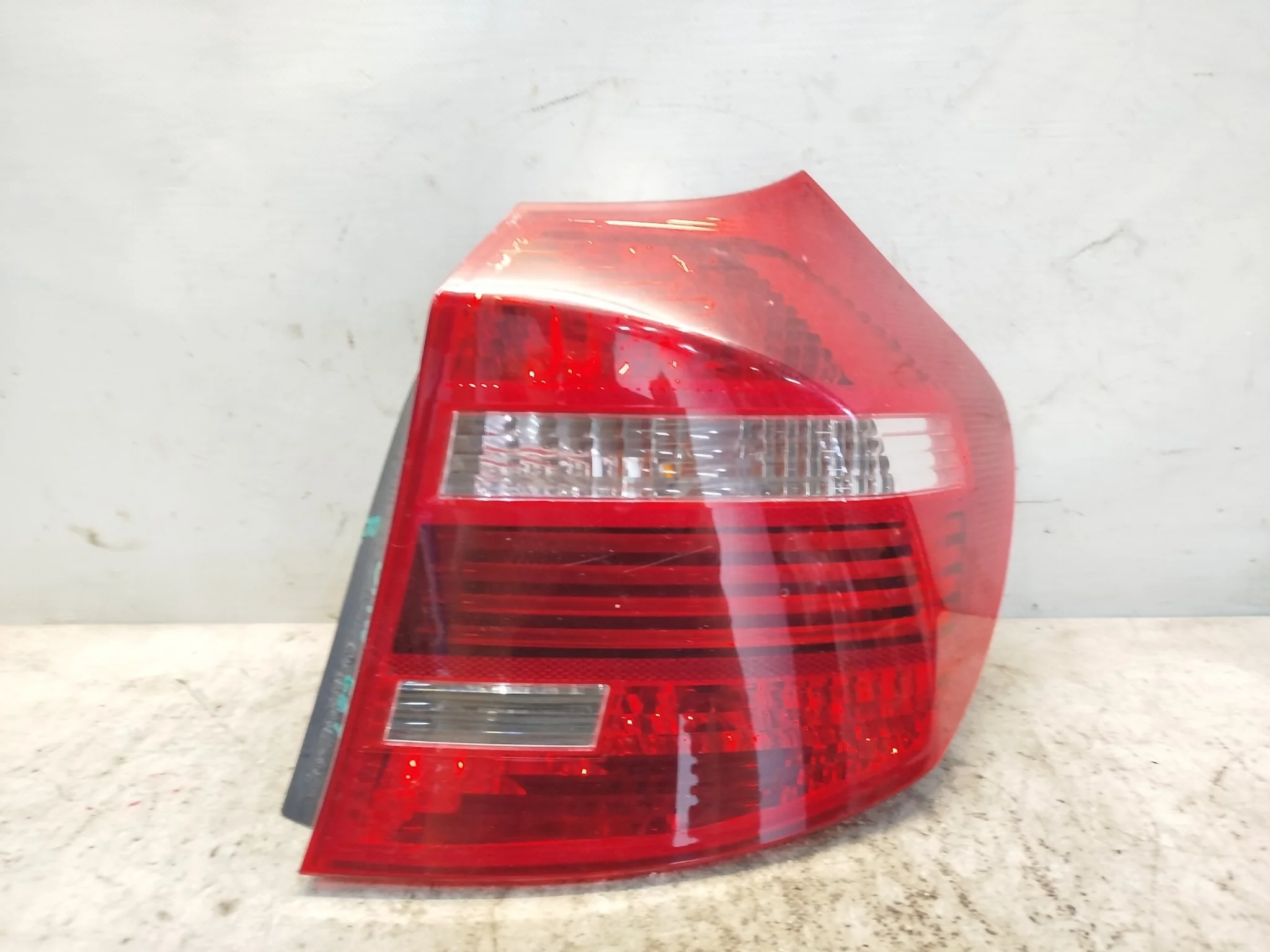 ФОНАРЬ BMW 1-SERIES E81 E87 1742 LED 2 МОДЕЛЬ ПРАВЫЙ 63217181298 XA6531