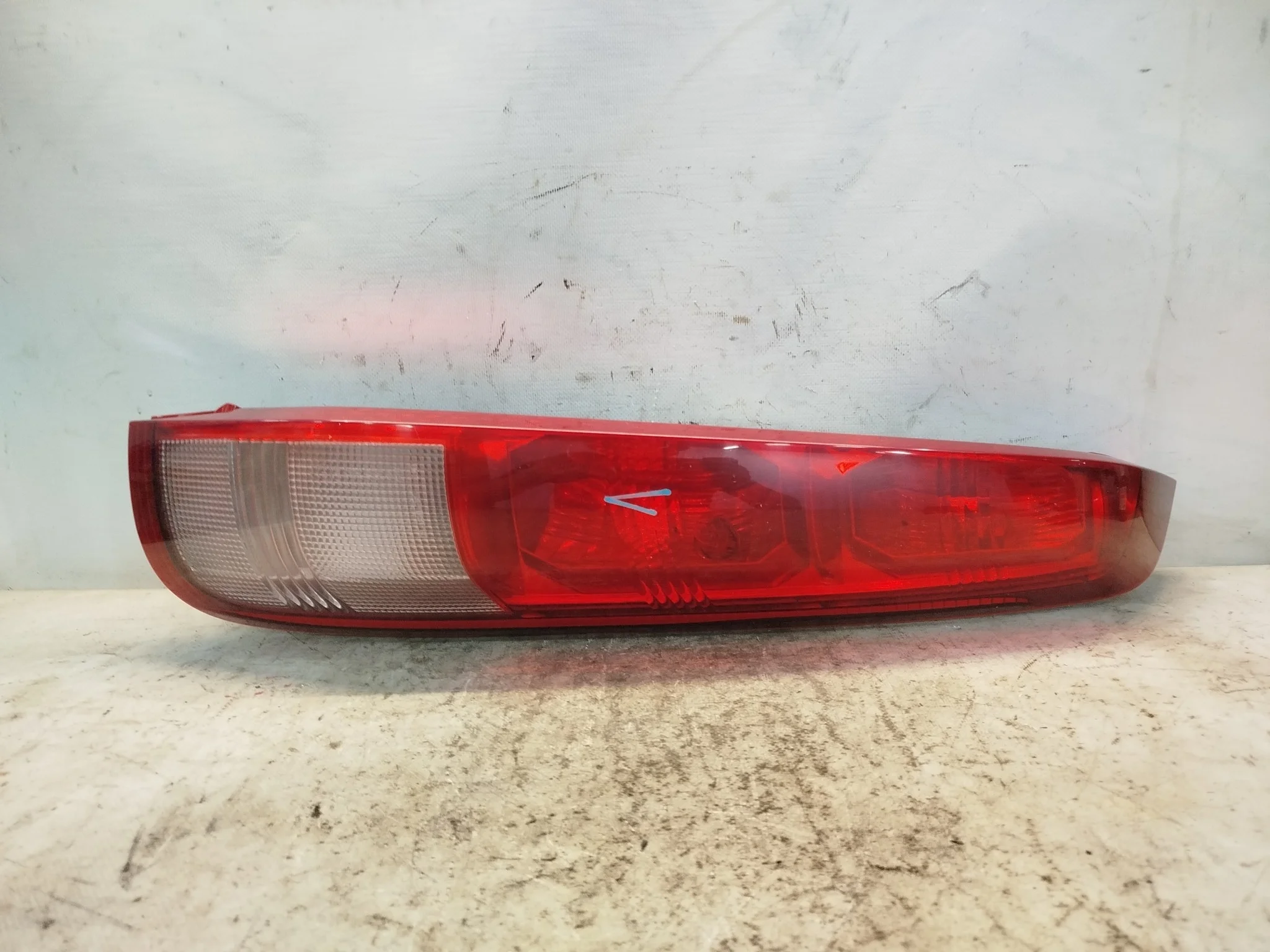ФОНАРЬ NISSAN X-TRAIL NT30 PNT30 T30 4913 РОЗОВЫЙ 2 МОДЕЛЬ ПРАВЫЙ 26550EQ00A XA6157