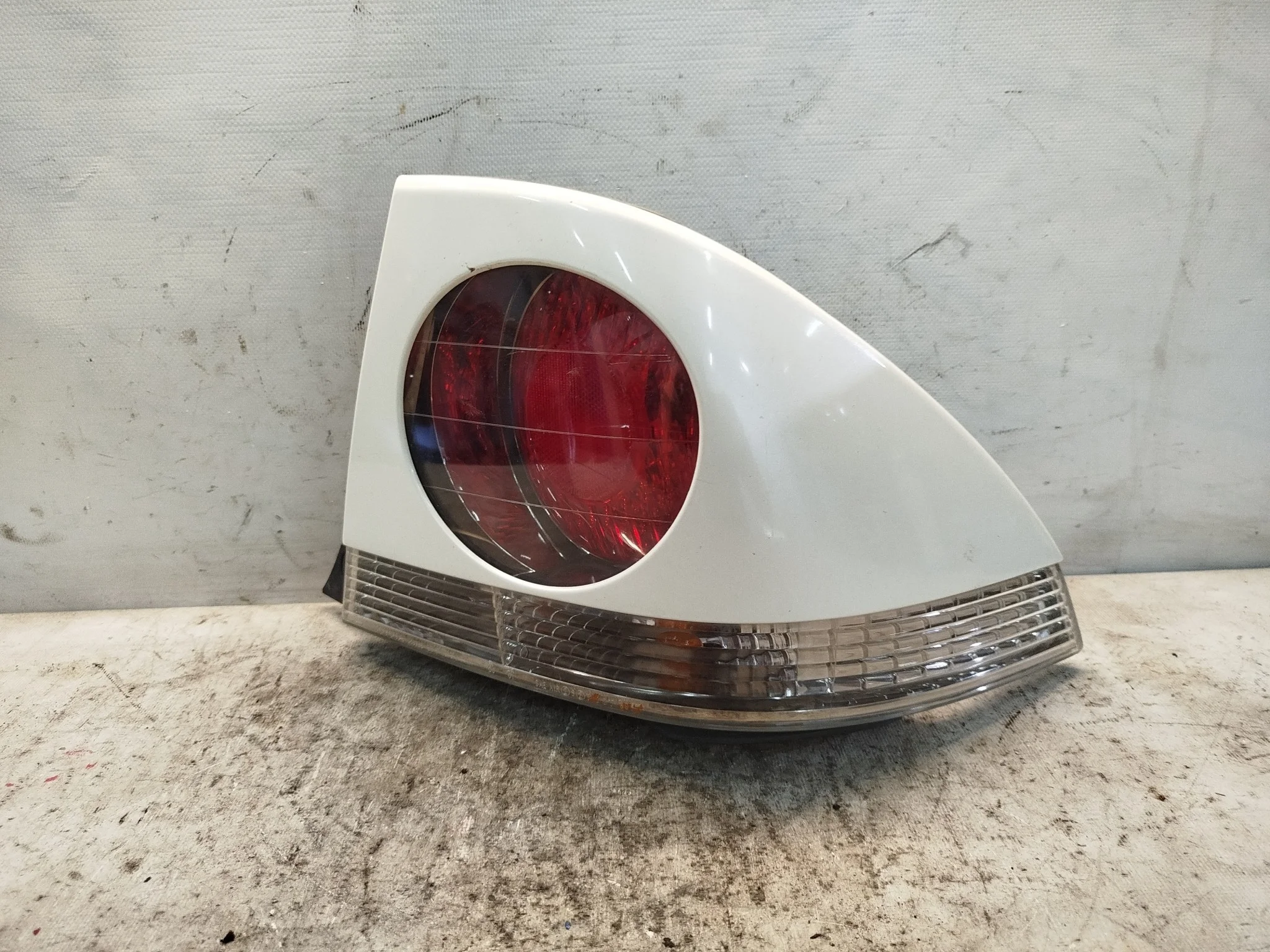 ФОНАРЬ TOYOTA LEXUS ALTEZZA IS200 IS300 GXE10 JCE10 SXE10 535 SEDAN ПРАВЫЙ 8155053010 XE295