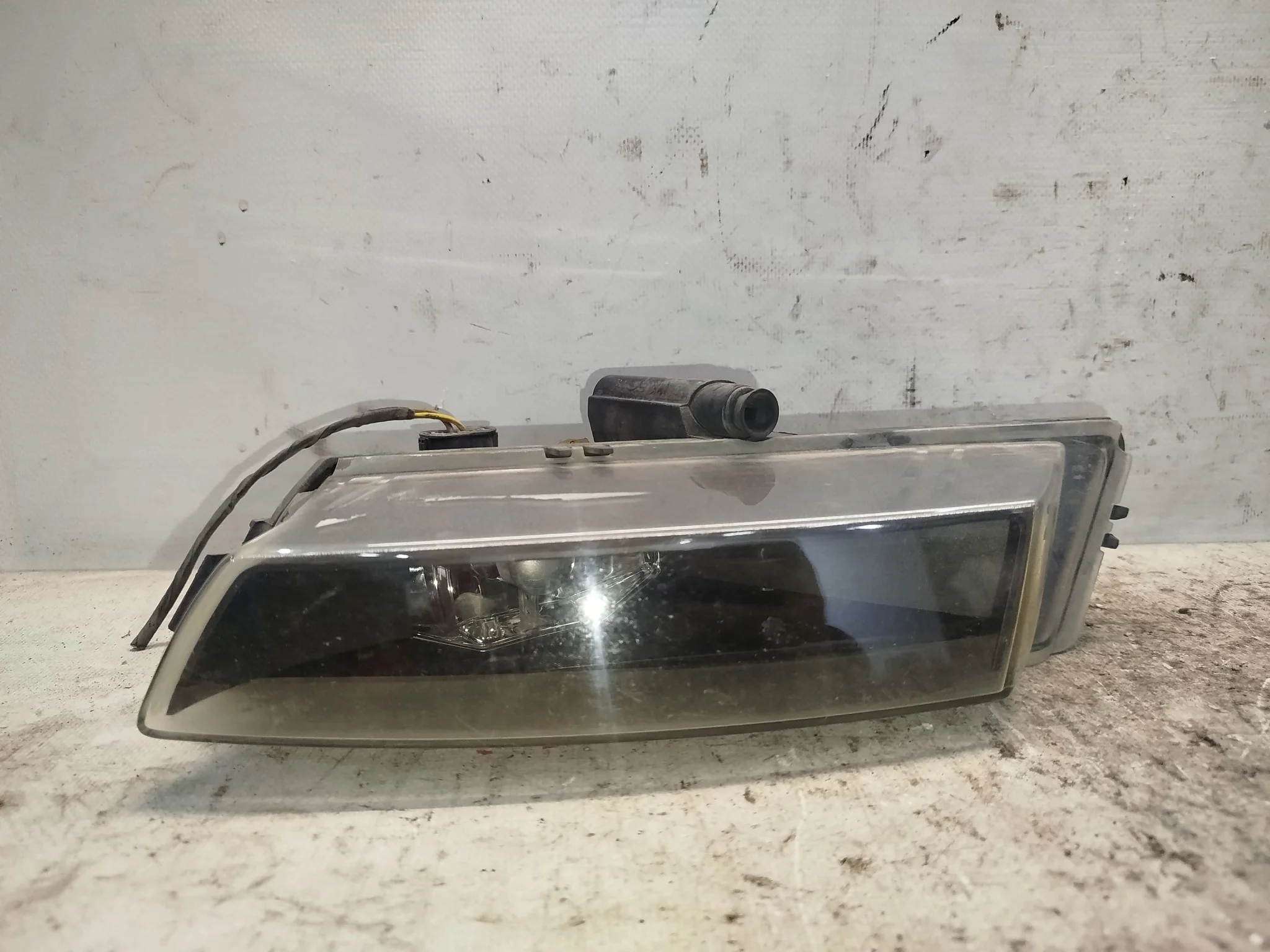 ТУМАНКА BMW 1-SERIES E81 E87 0305084001 ЛЕВАЯ 2 МОДЕЛЬ 63177181287 XA6531Z