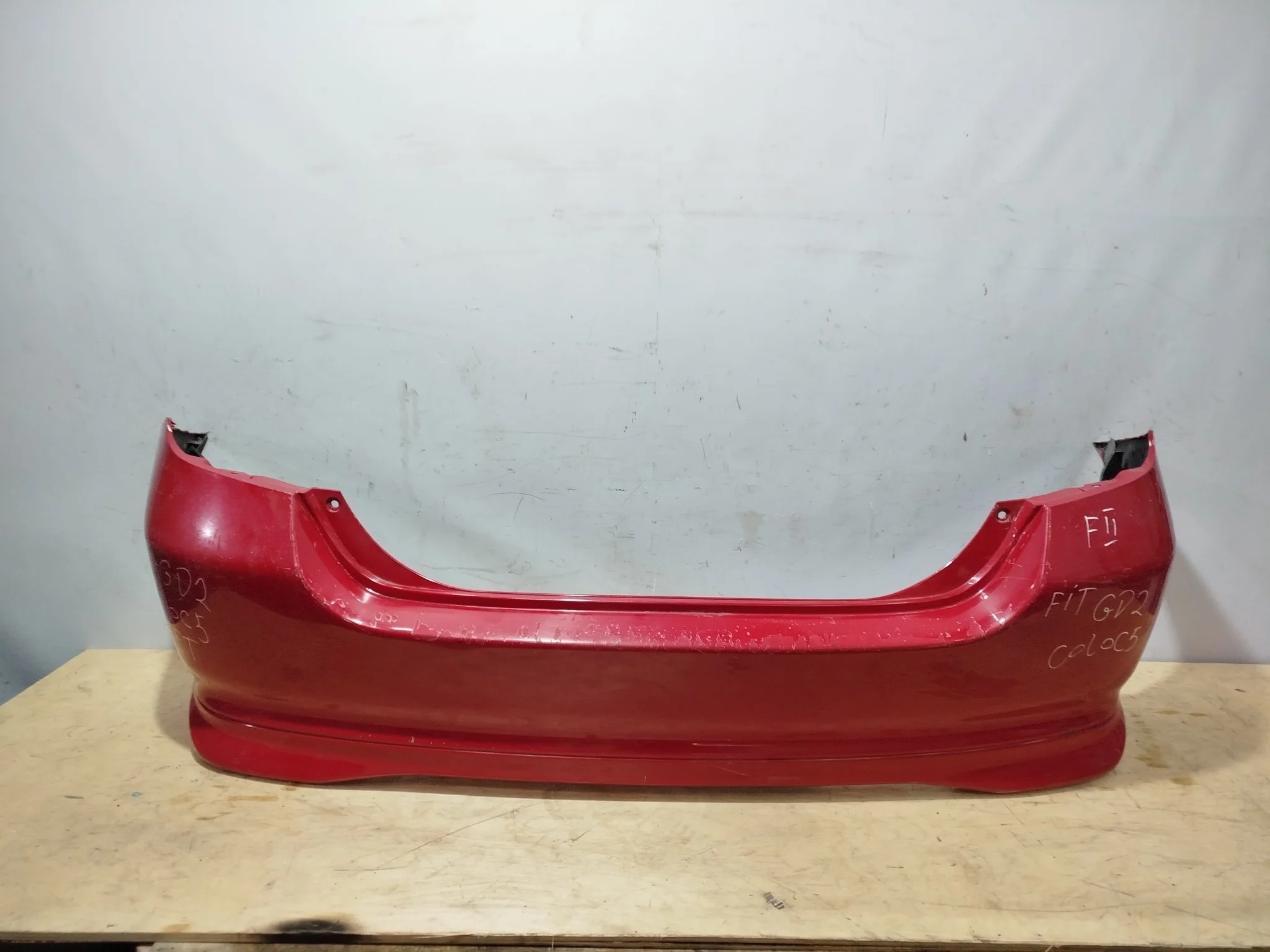 БАМПЕР HONDA FIT GD1 GD2 GD3 GD4 71501SAA000ZA 1 МОДЕЛЬ ЗАДНИЙ красный X106