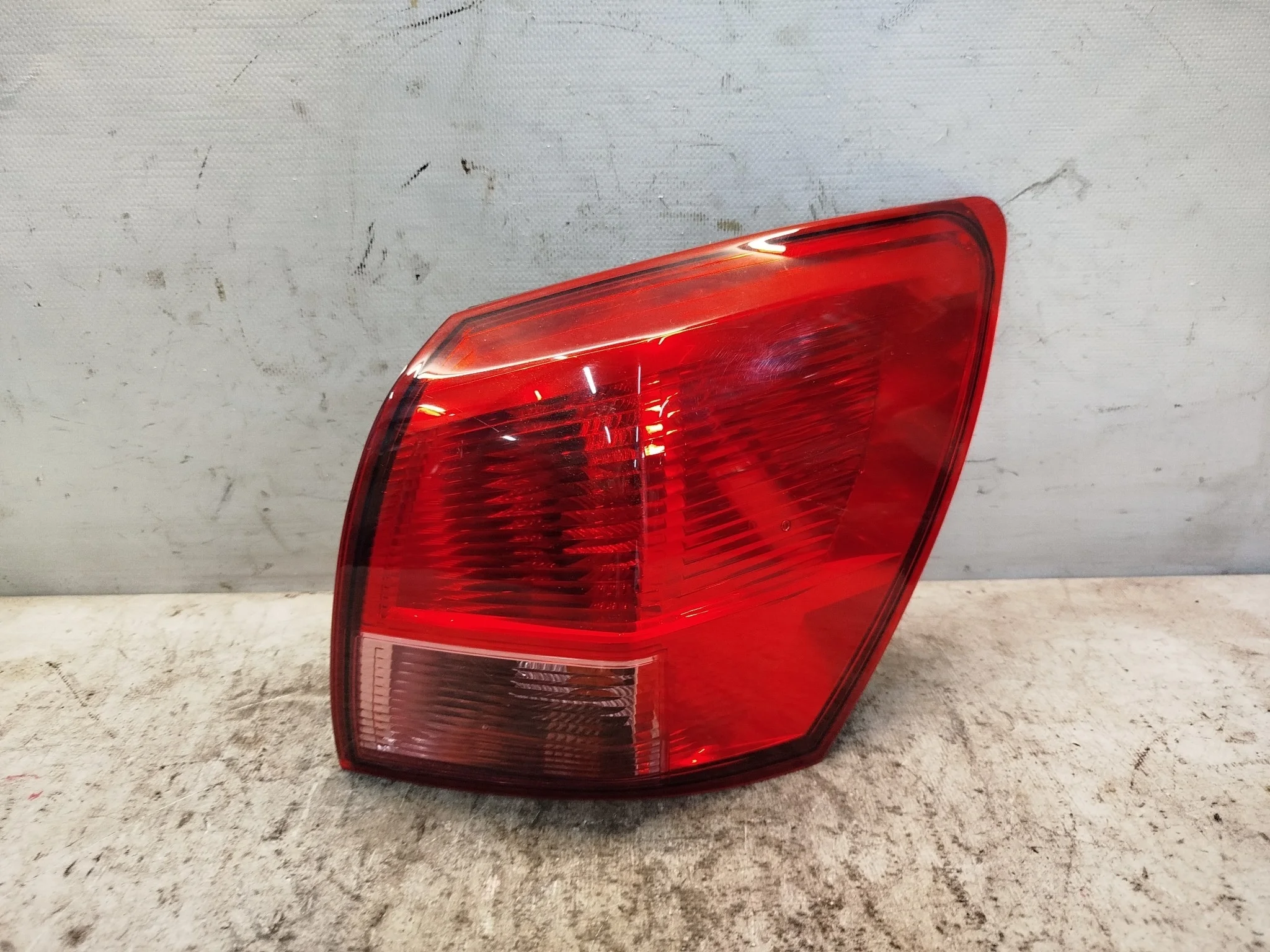 ФОНАРЬ NISSAN DUALIS QASHQAI J10 J10E KJ10 KNJ10 NJ10 05090 ПРАВЫЙ 26550JD000 XE281