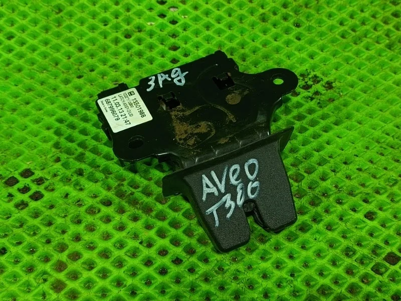 Замок багажника Chevrolet Aveo T300 2013 13501988 СЕДАН F16D4