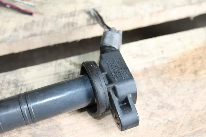 Б.у. катушка зажигания TOYOTA NOAH AZR60 TOYOTA NOAH AZR60
