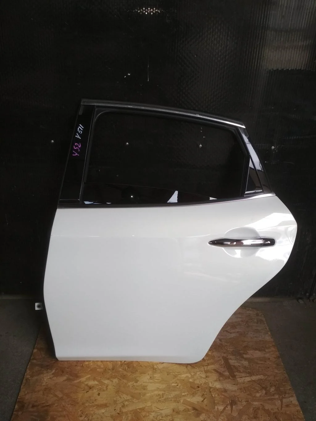 Б.у. дверь INFINITI M37 Y51 INFINITI M37 Y51