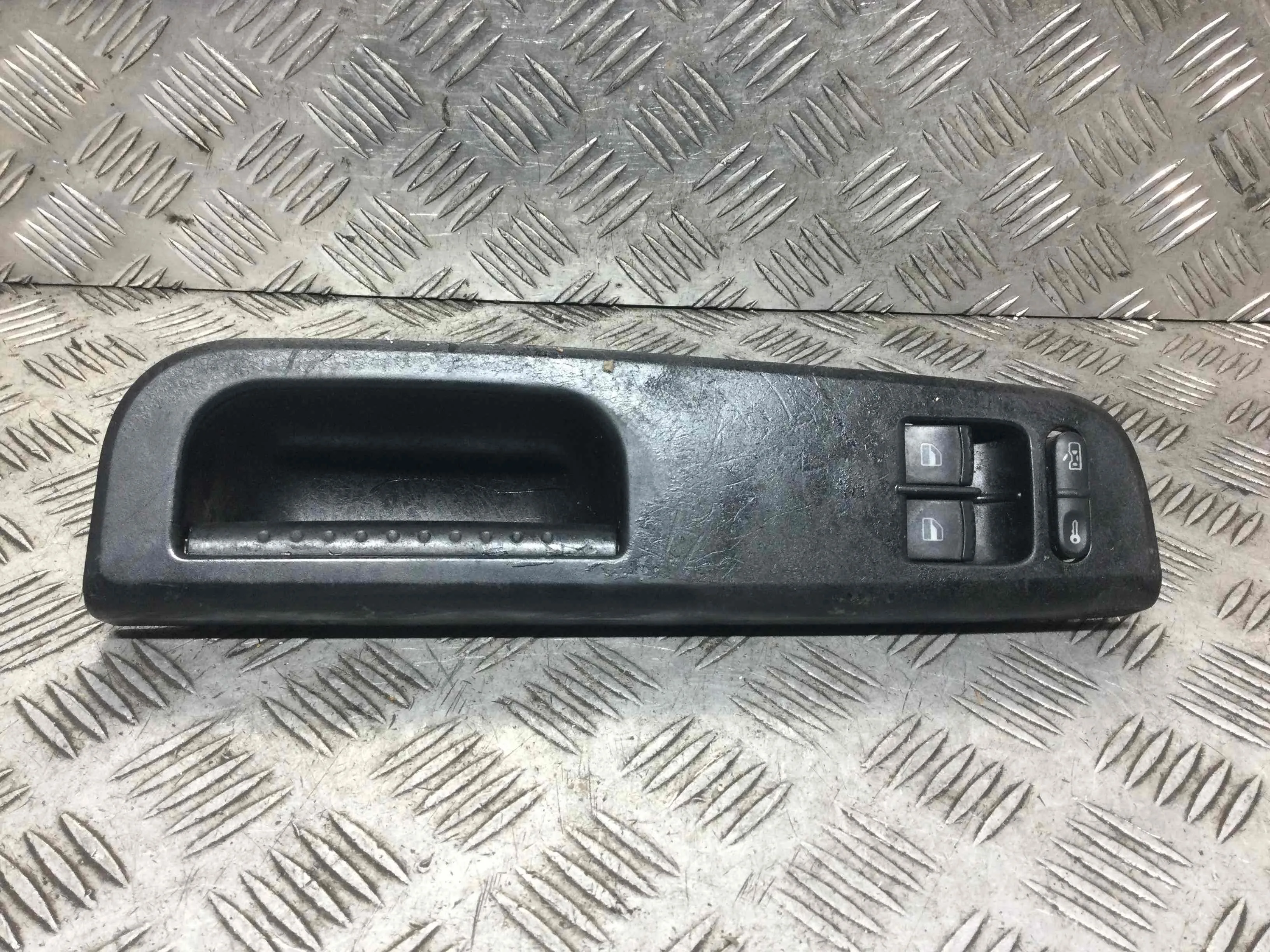 Блок управления стеклоподъемниками Volkswagen Passat B5 (1996-2000) бензин 1.8 i Механика Универсал