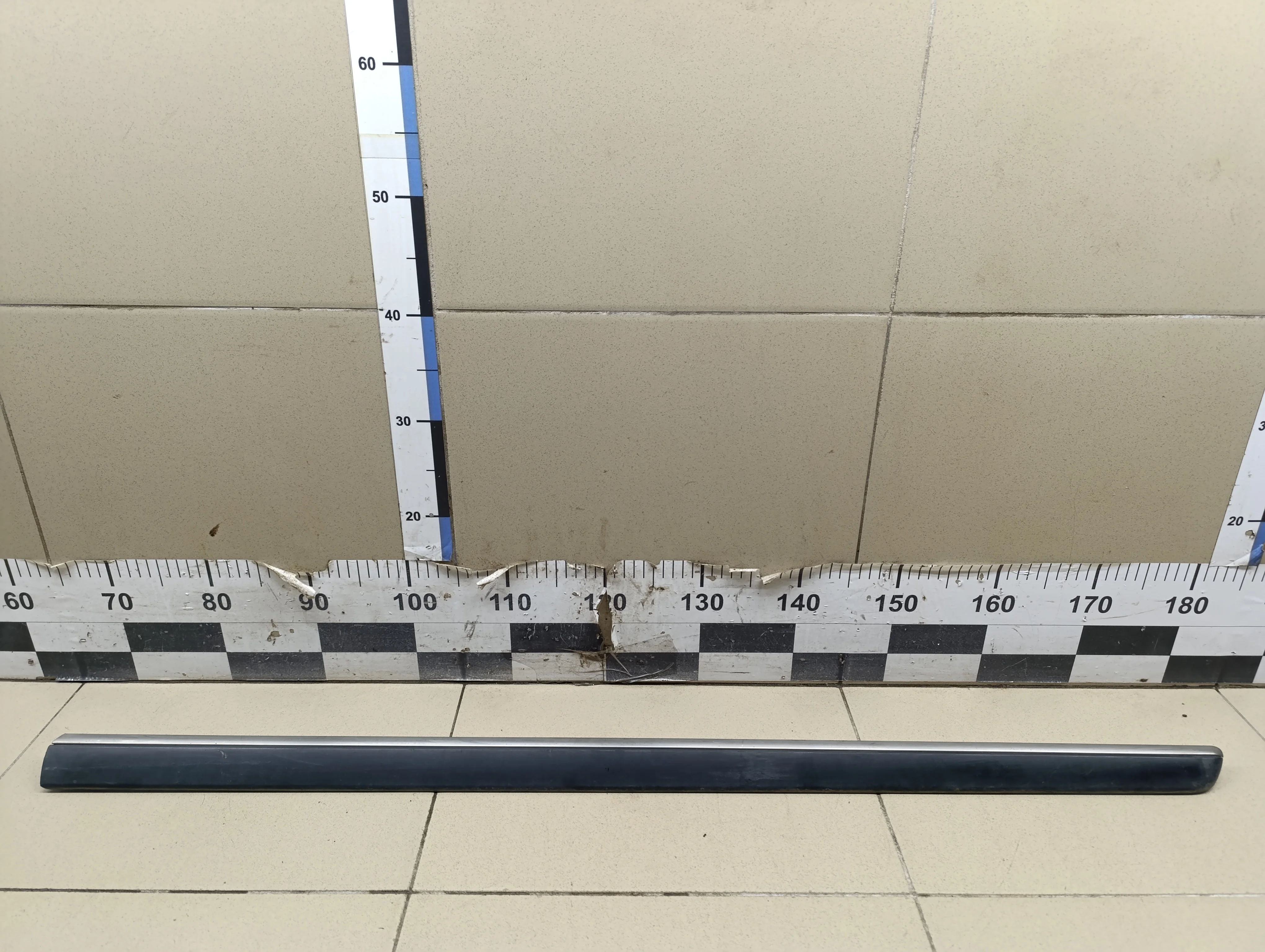 Накладка двери передней правой 407 2004-2010