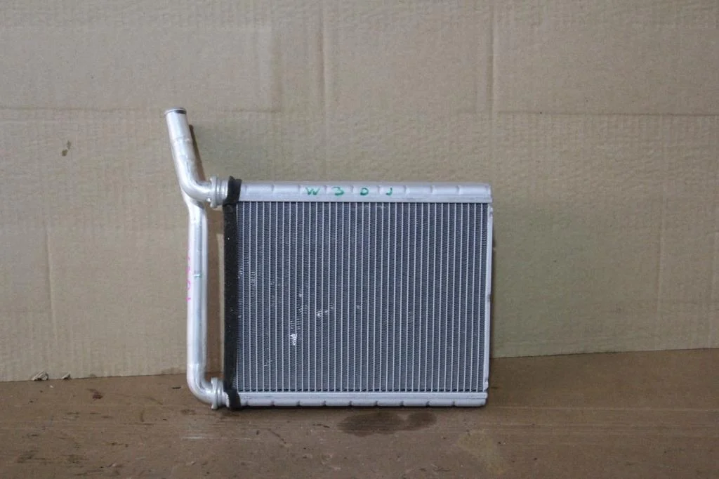 Б.у. радиатор печки TOYOTA PRIUS ZVW30 TOYOTA PRIUS ZVW30