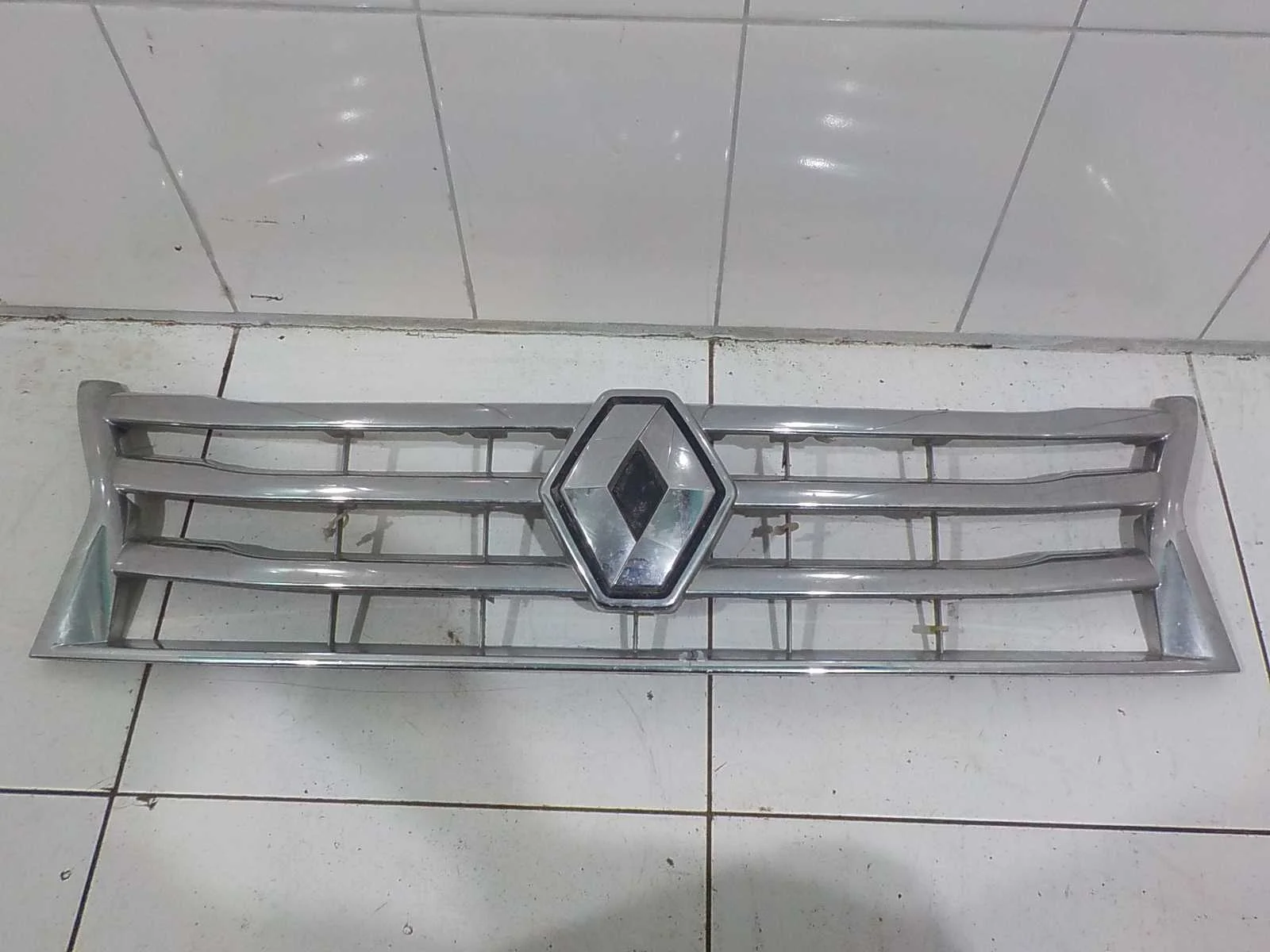 решетка радиатора RENAULT duster