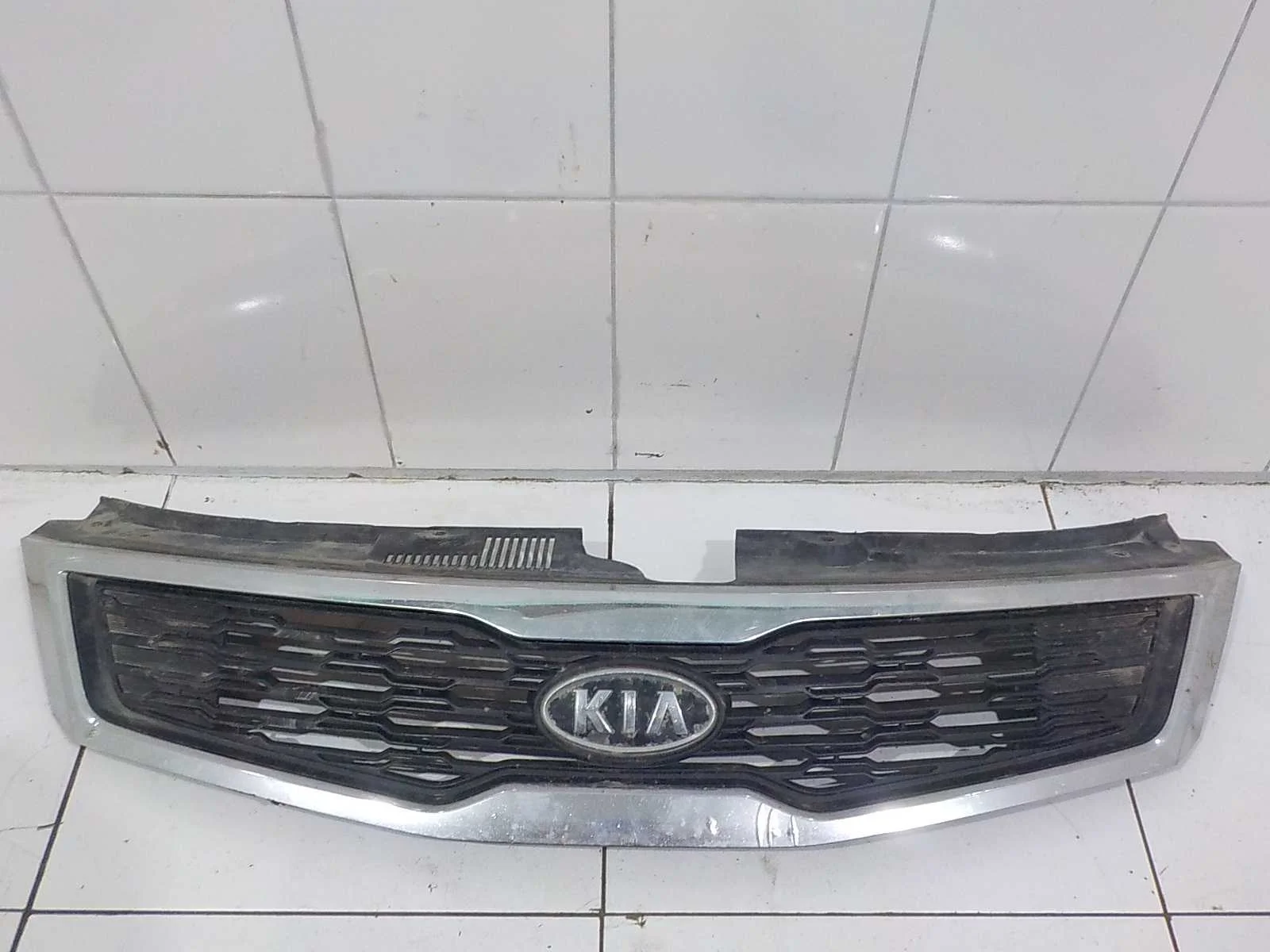 решетка радиатора KIA ceed