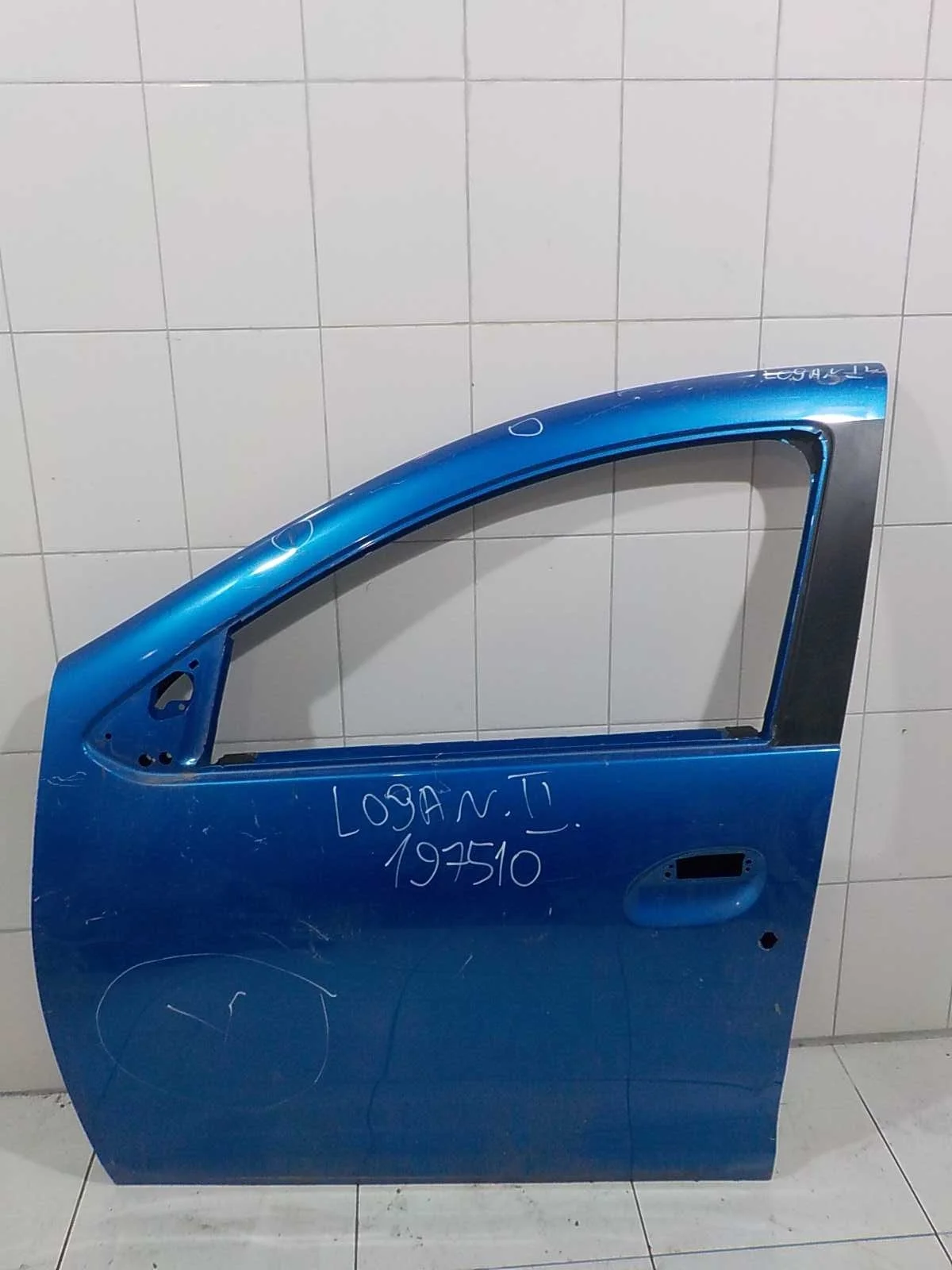 дверь RENAULT LOGAN