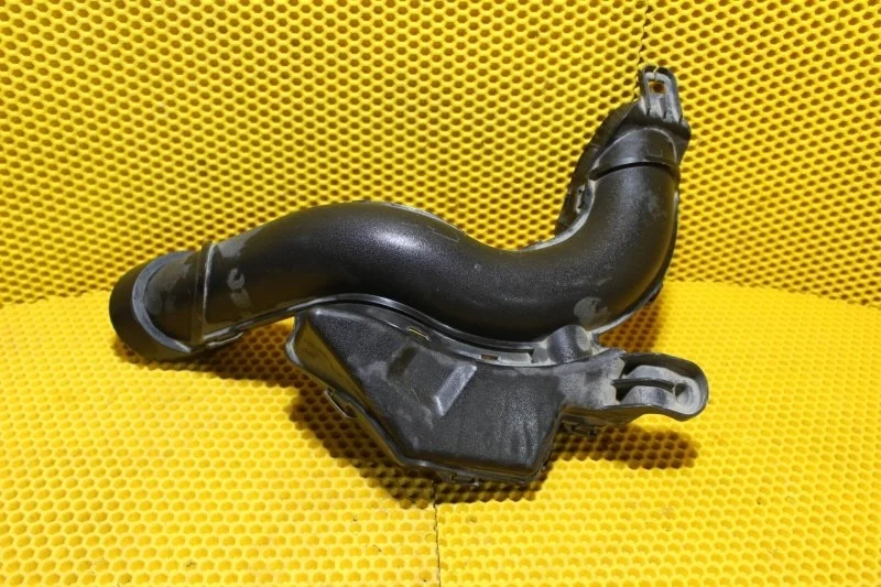 Воздуховод воздушного фильтра Nissan Juke 2014—2019 165541KA0B