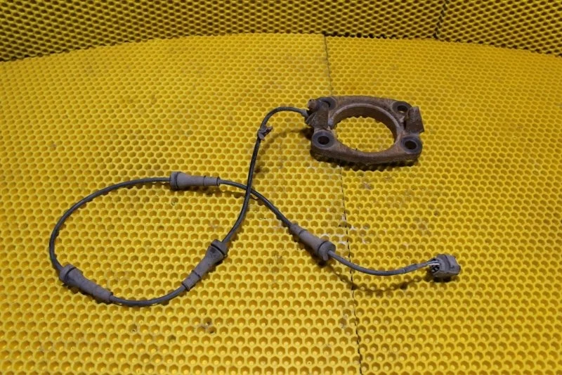 Датчик АБС Nissan Juke 2014—2019 479001KA0B, задний правый