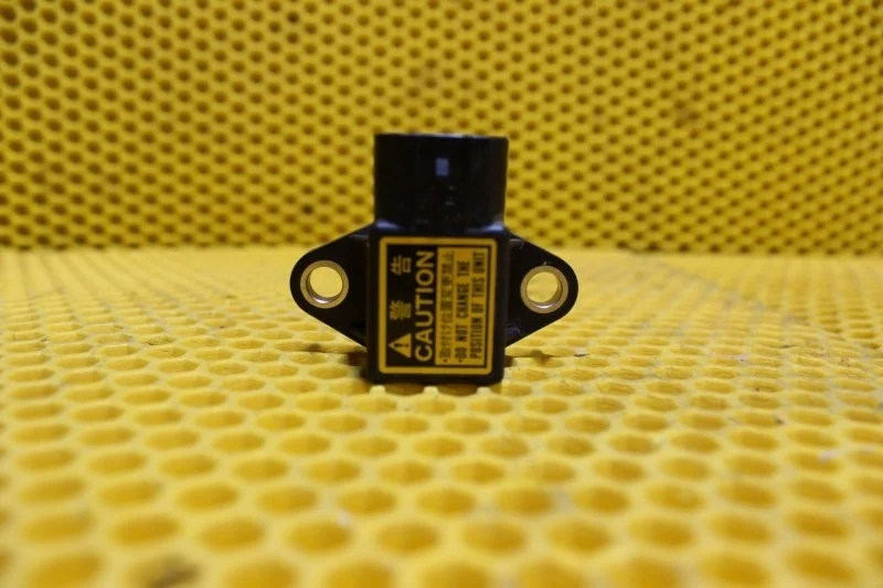 Датчик ускорения Nissan Juke 2014—2019 31955EU50B