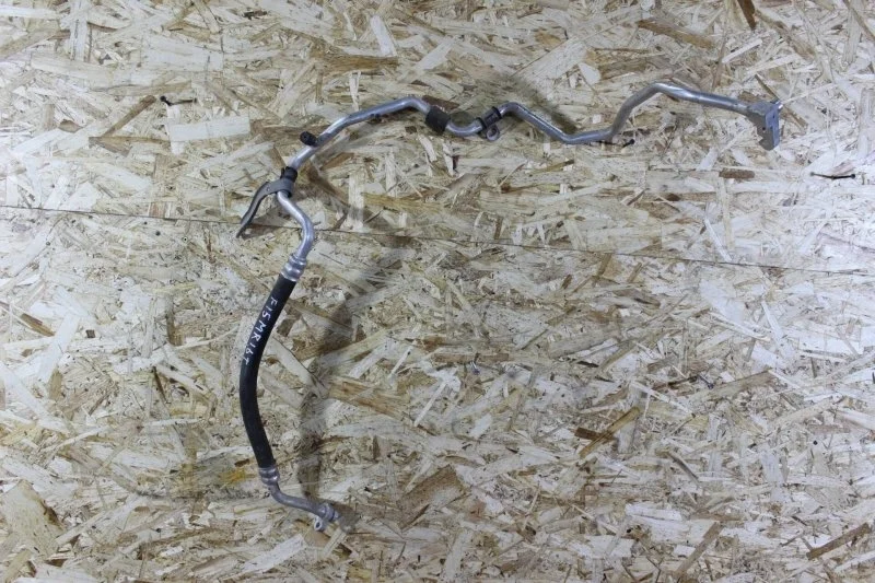 Трубка кондиционера Nissan Juke 2014—2019 924801KC0A