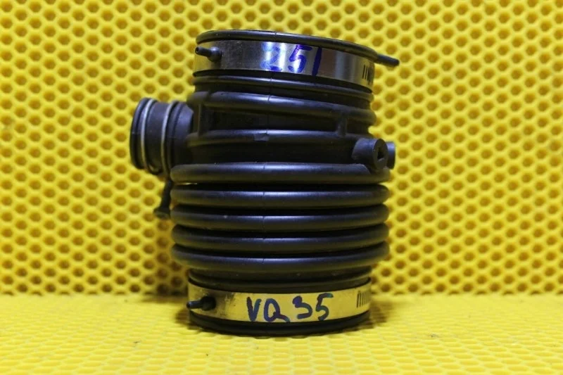 Патрубок воздушный Nissan Murano 2007—2010 165761AA1A