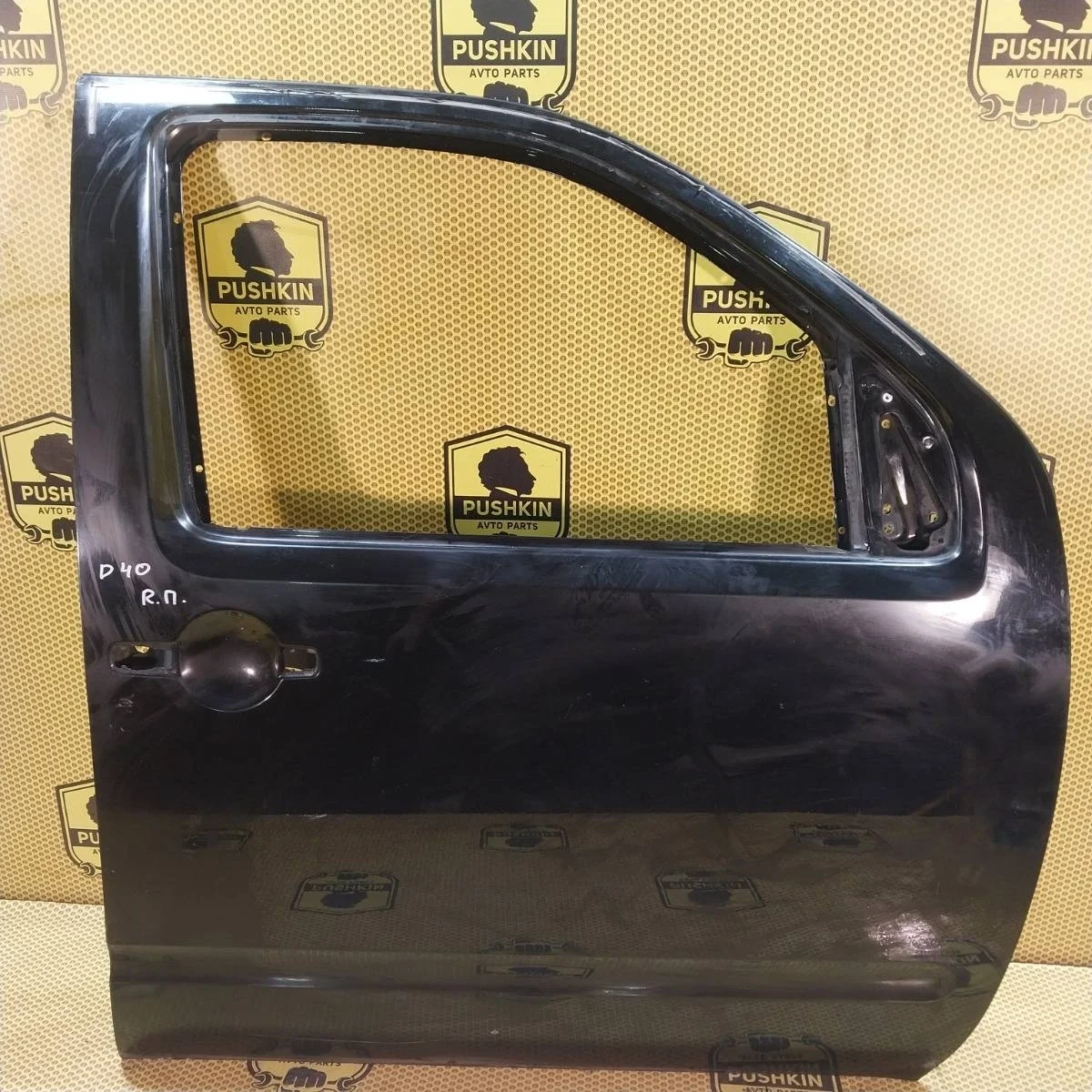 Дверь Nissan Navara 2004—2010 82100EB30J D40, передняя правая