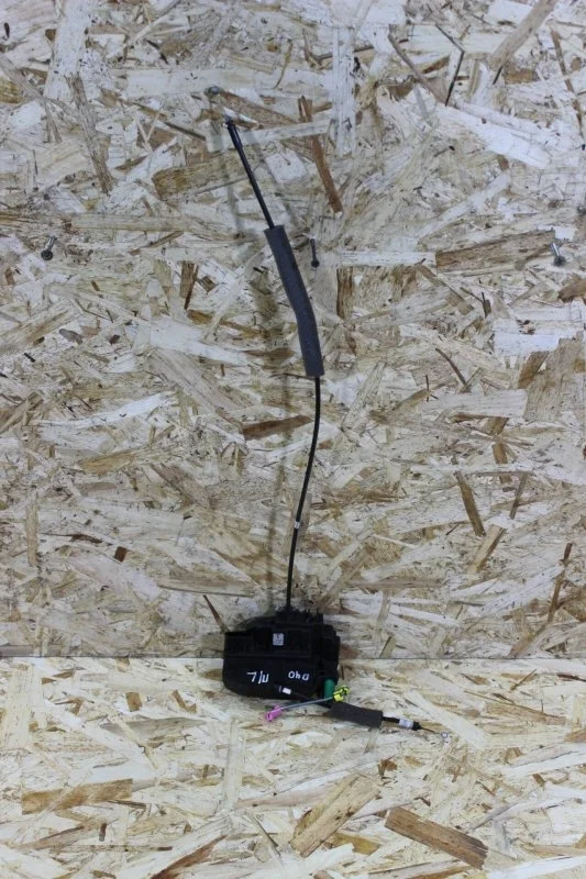 Замок двери Nissan Navara 2004—2010 80501EB30A D40, передний левый