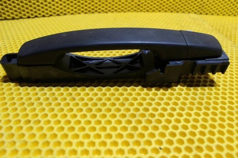 Ручка двери наружная Nissan Navara 2004—2010 80640EB100 D40, задняя левая