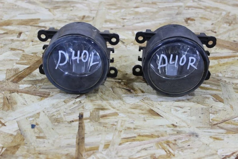 Фара противотуманная Nissan Navara 2004—2010 26155EB500 D40, левая