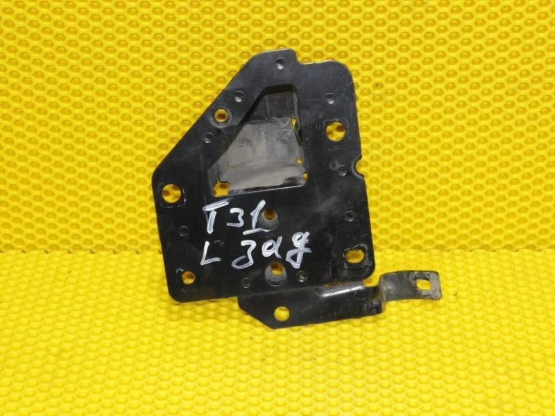 Кронштейн усилителя бампера Nissan Xtrail 2000—2007 85211JG01A, задний