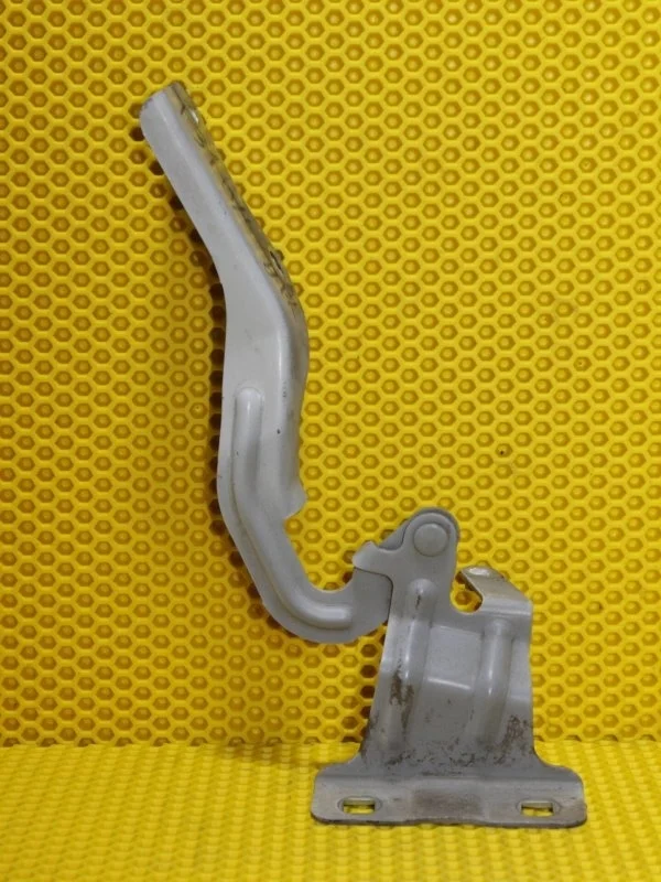 Петля капота Nissan Xtrail 2007—2011 65401JG000 T31, левая